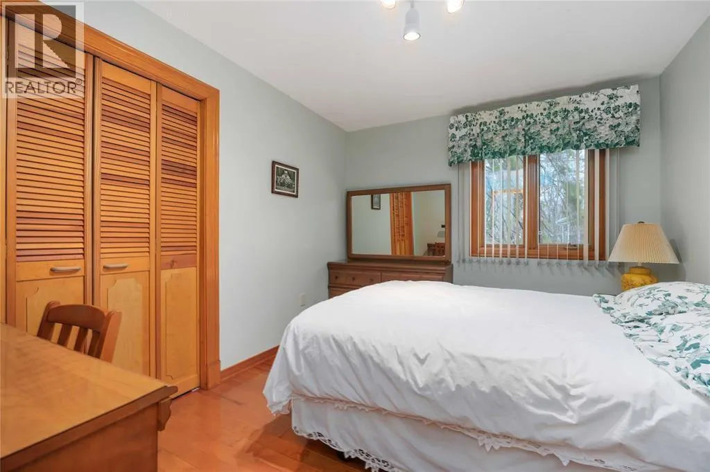 1311 Lakeshore ROAD