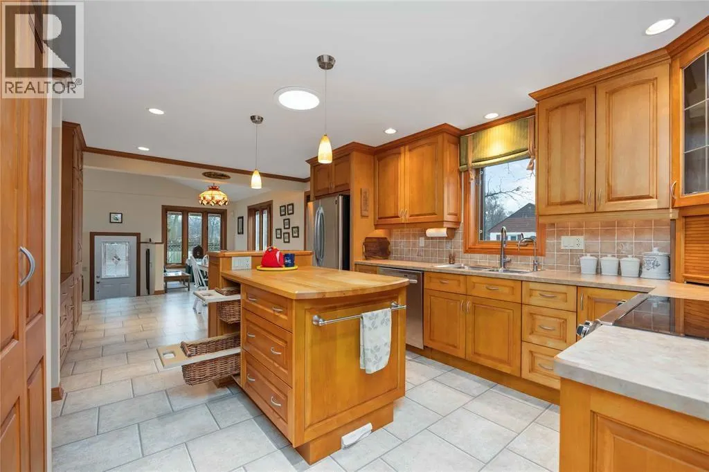 1311 Lakeshore ROAD