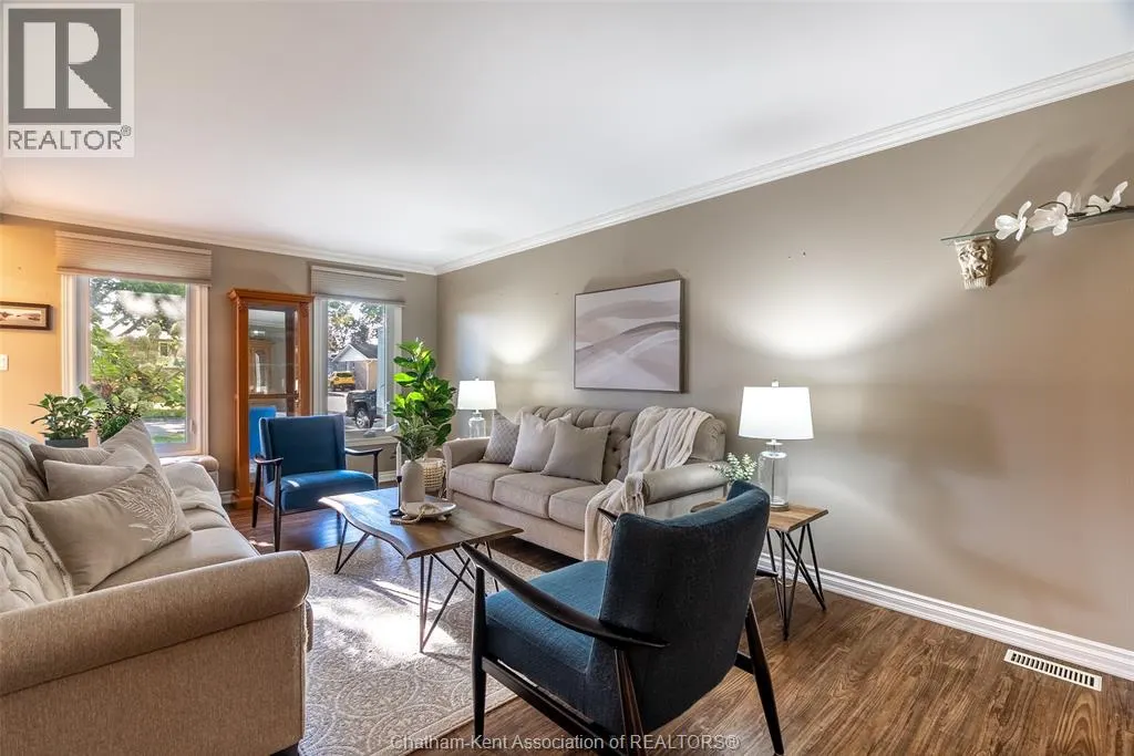 21 Thornhill CRESCENT