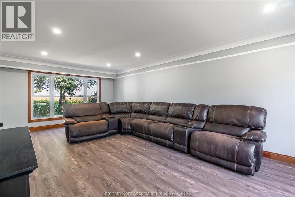 20701 Victoria ROAD