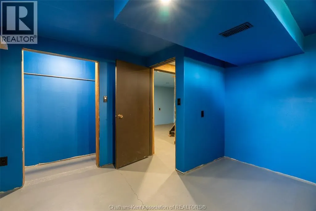 20701 Victoria ROAD