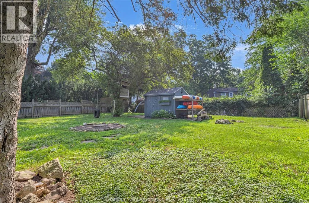4 Oak STREET