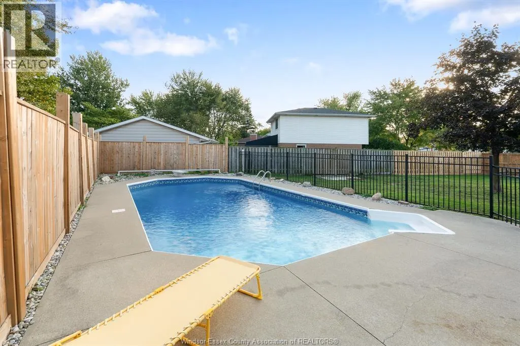346 Maidstone AVENUE East