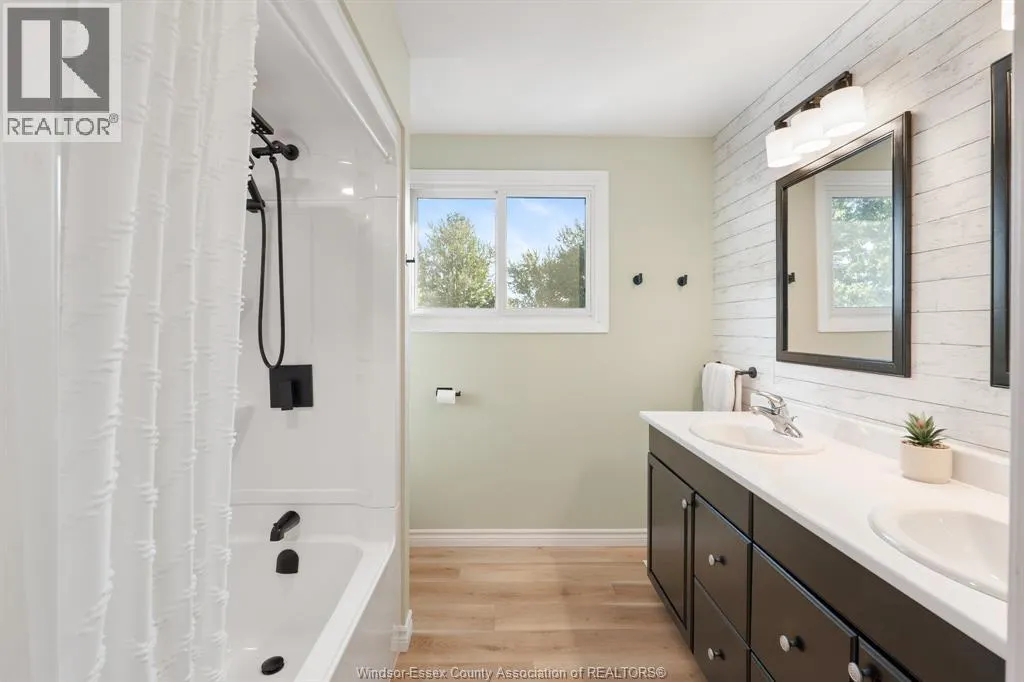 346 Maidstone AVENUE East