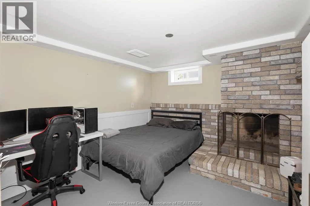 346 Maidstone AVENUE East