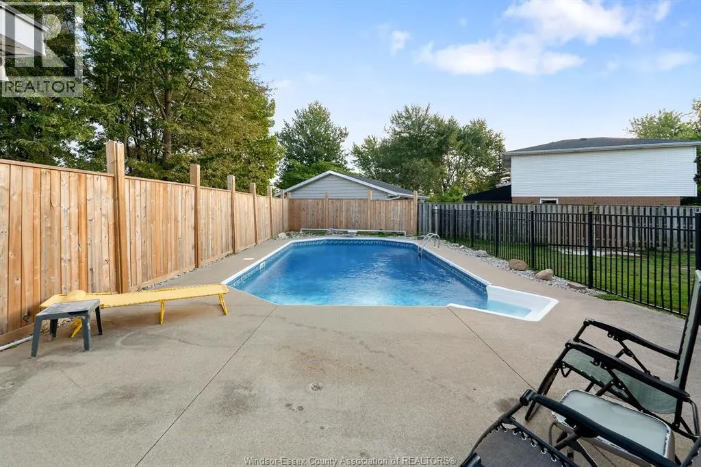 346 Maidstone AVENUE East
