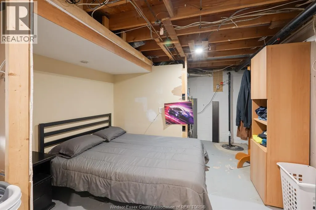 346 Maidstone AVENUE East