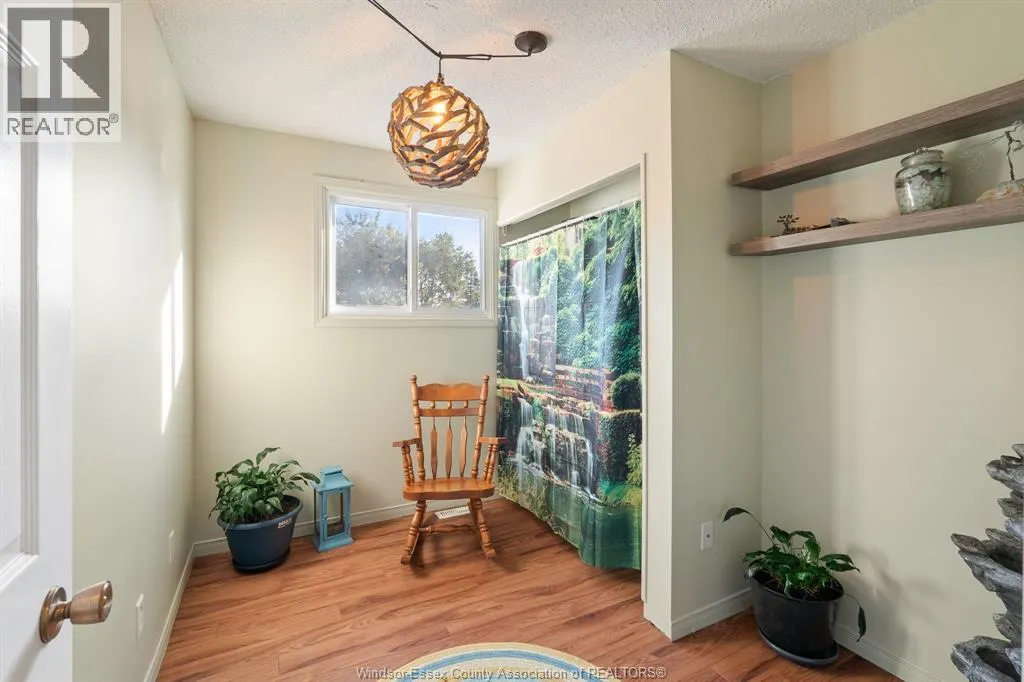 346 Maidstone AVENUE East