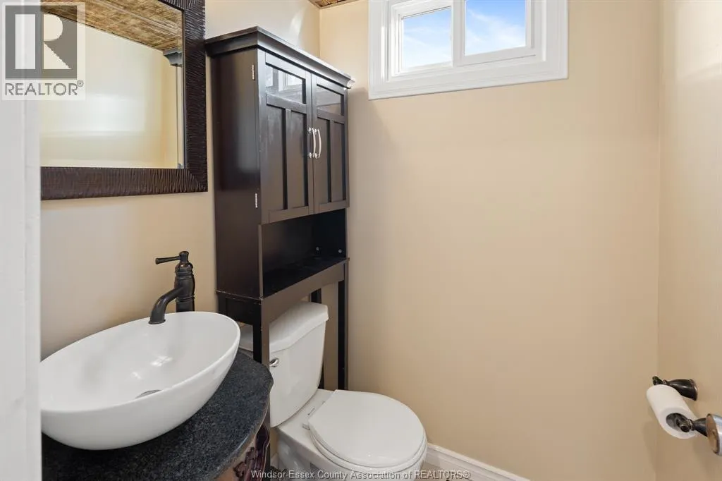 346 Maidstone AVENUE East