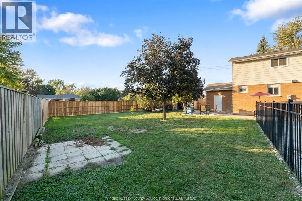 346 Maidstone AVENUE East