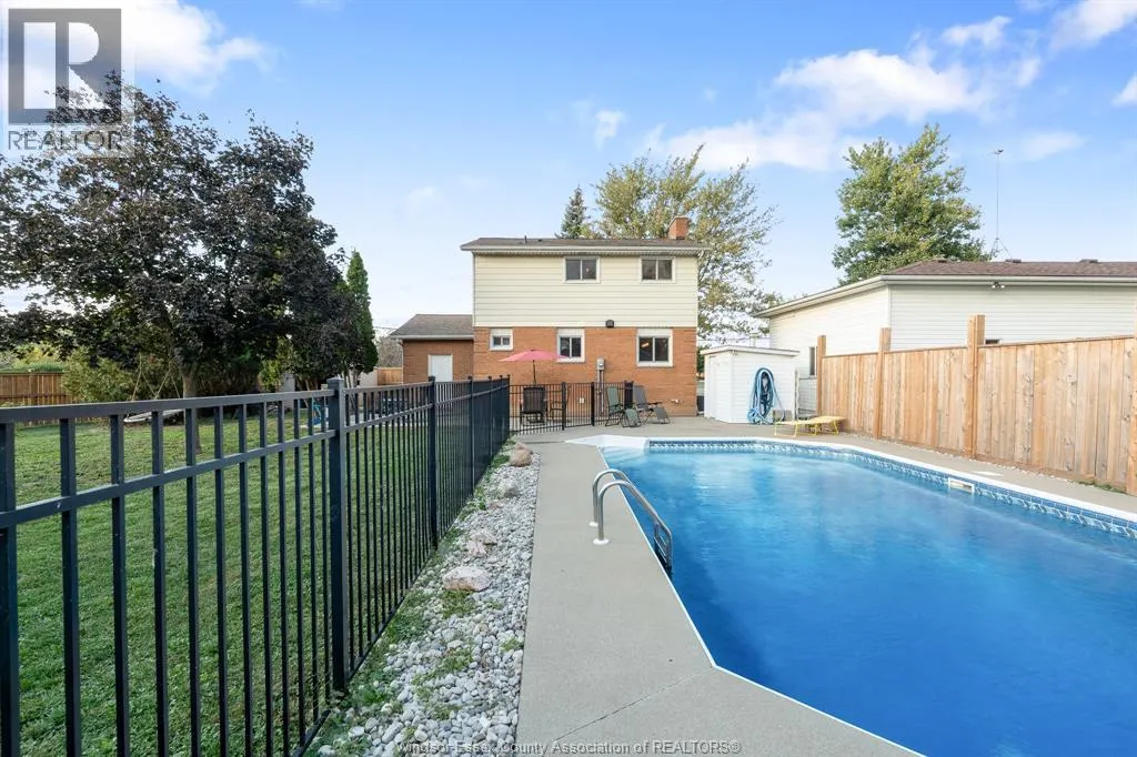 346 Maidstone AVENUE East