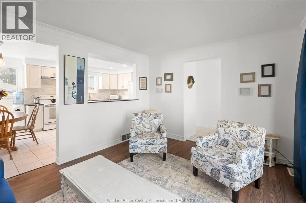 346 Maidstone AVENUE East