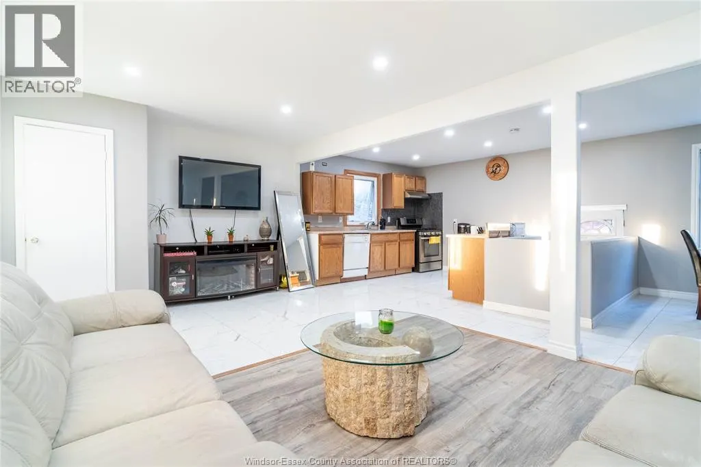 1568 CHANDLER