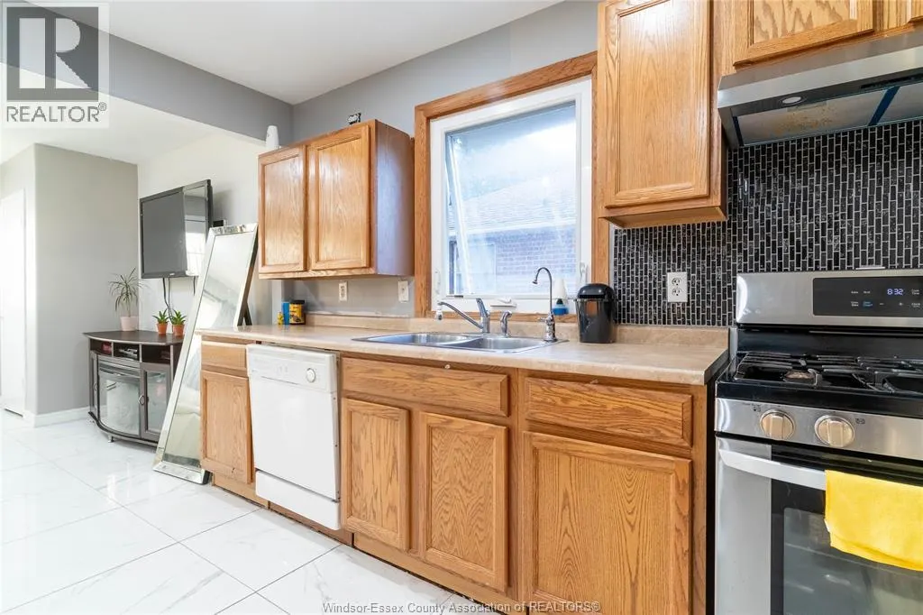 1568 CHANDLER
