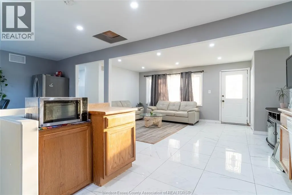 1568 CHANDLER