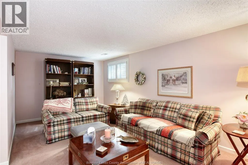 3398 PINEVIEW