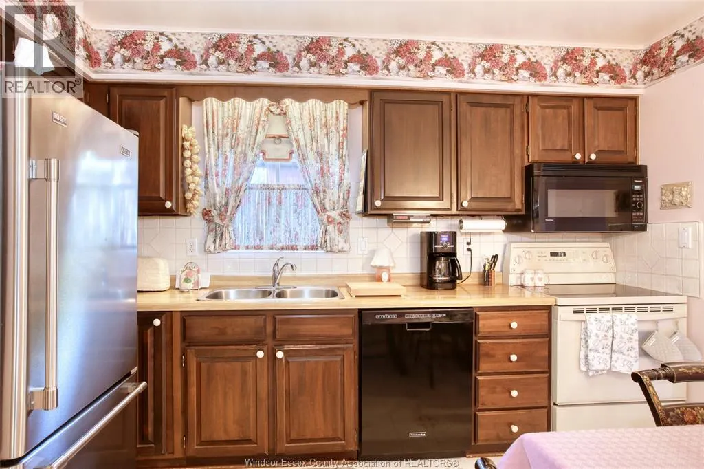 3398 PINEVIEW