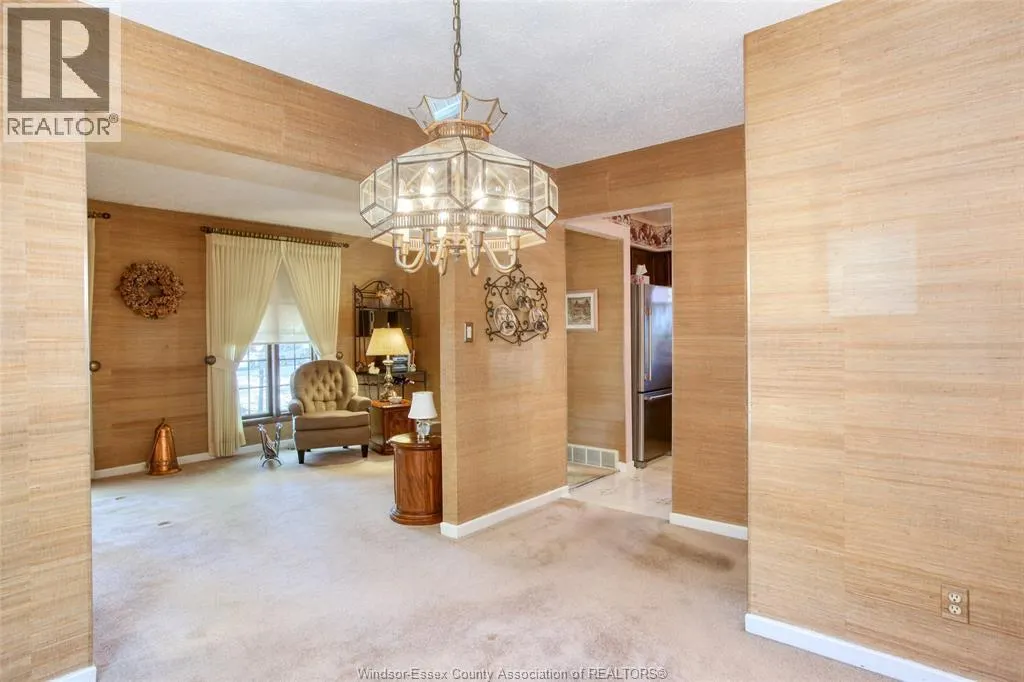 3398 PINEVIEW