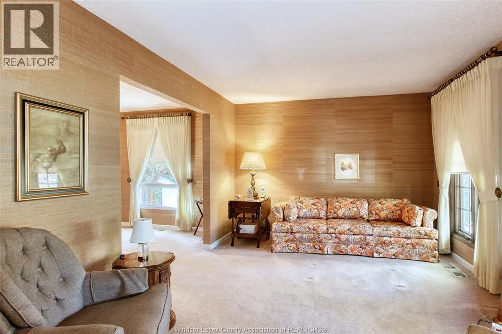 3398 PINEVIEW