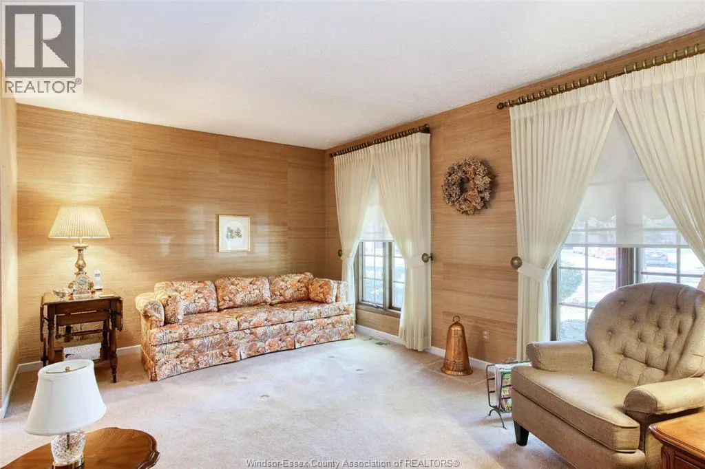 3398 PINEVIEW