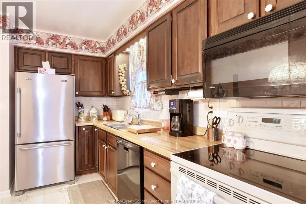 3398 PINEVIEW