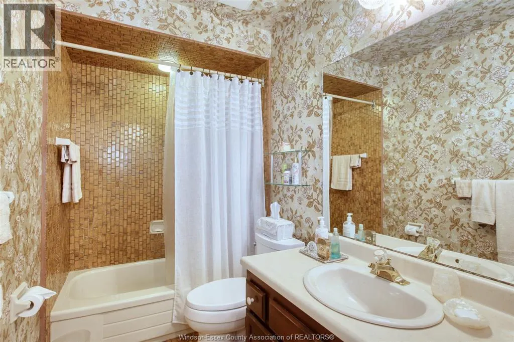 3398 PINEVIEW