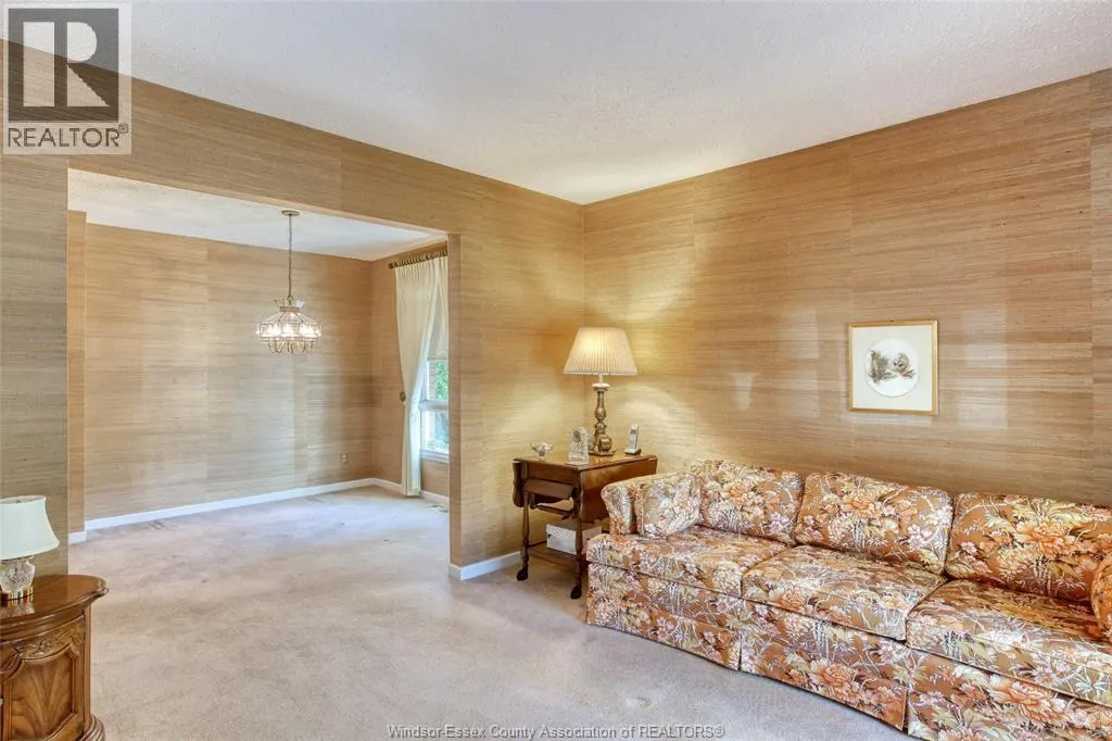 3398 PINEVIEW