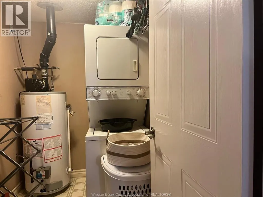 3000 SANDWICH Unit# #110