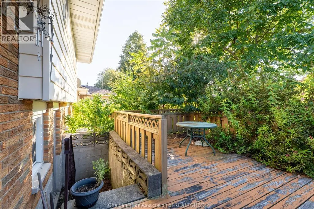 6 Cardinal CRESCENT