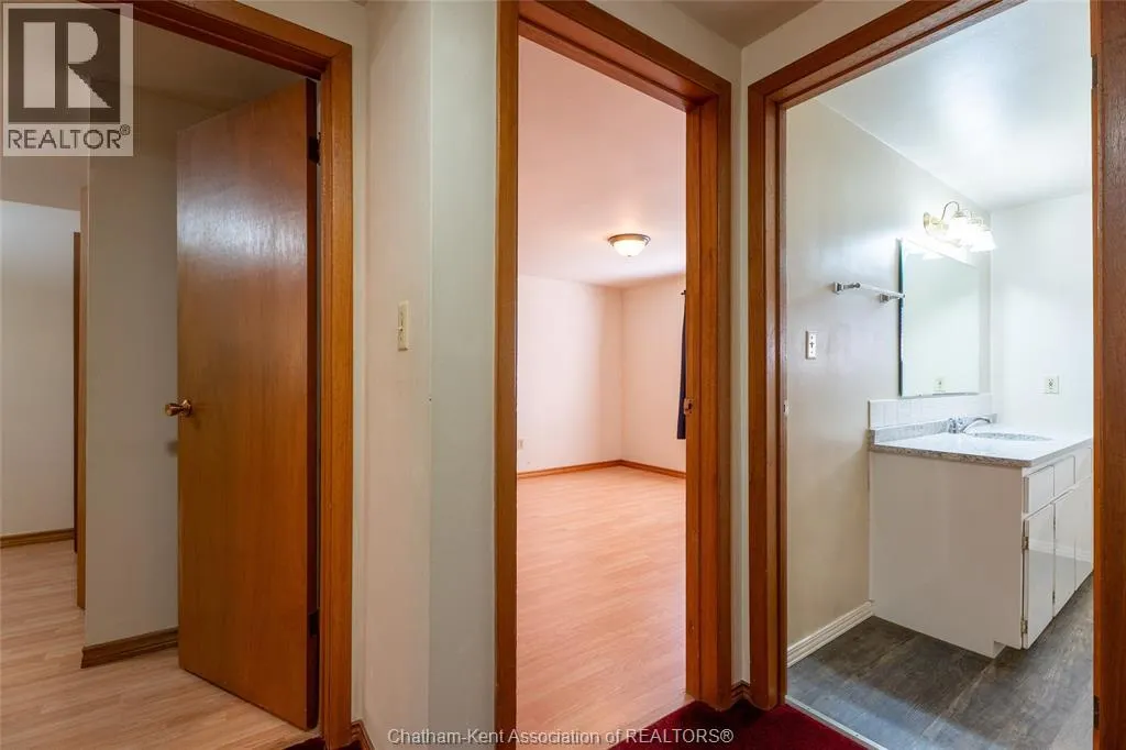 6 Cardinal CRESCENT