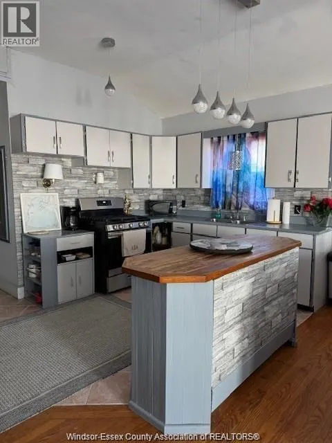 670 OLD TECUMSEH ROAD East