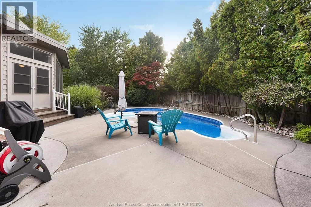 16 MEADOW LANE
