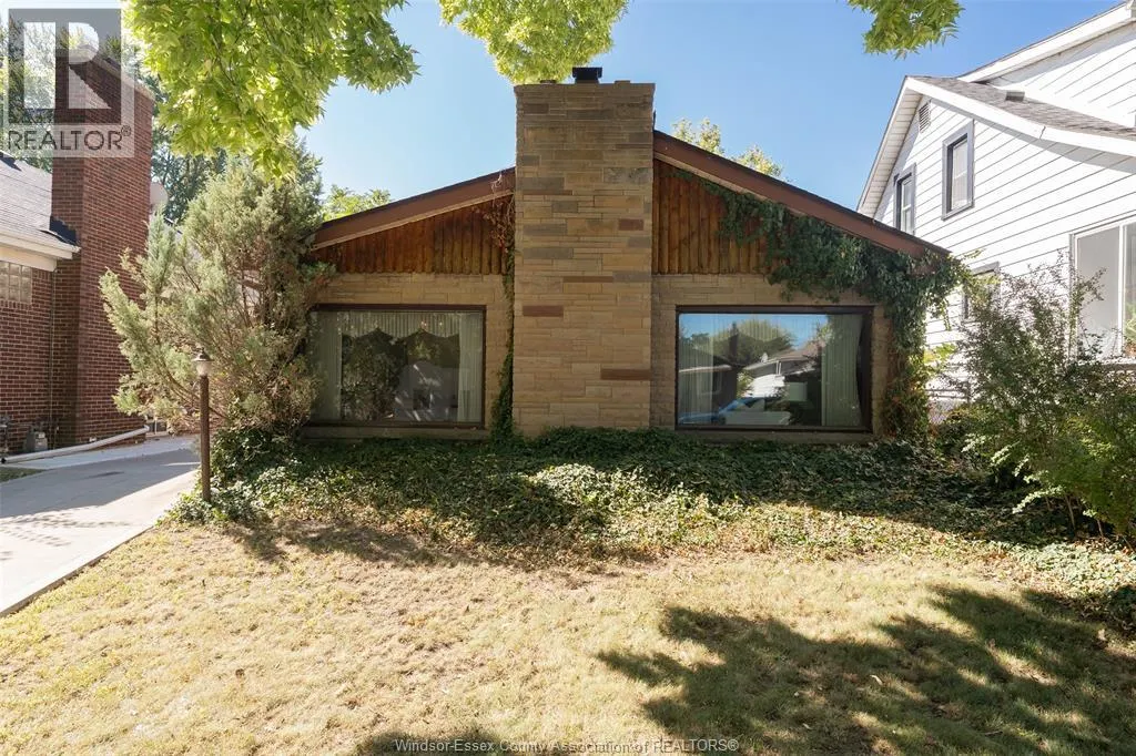 281 BELLEPERCHE PLACE