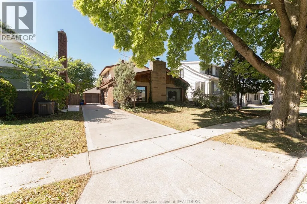 281 BELLEPERCHE PLACE