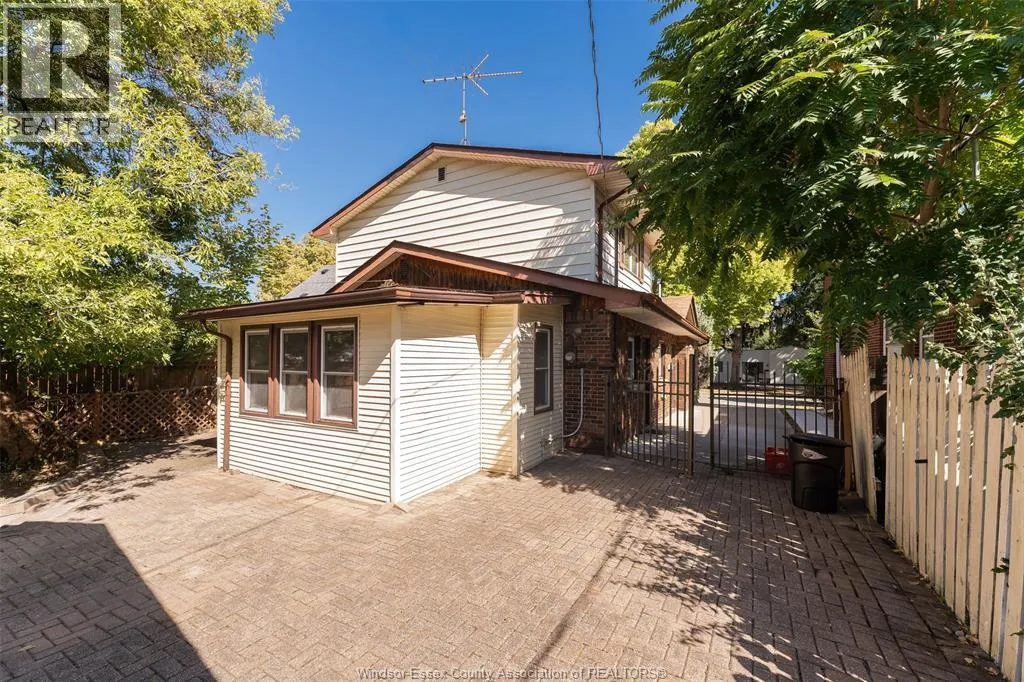 281 BELLEPERCHE PLACE