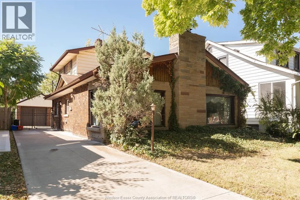 281 BELLEPERCHE PLACE