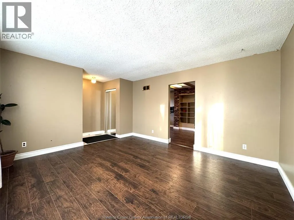 3132 ELMWOOD CRESCENT