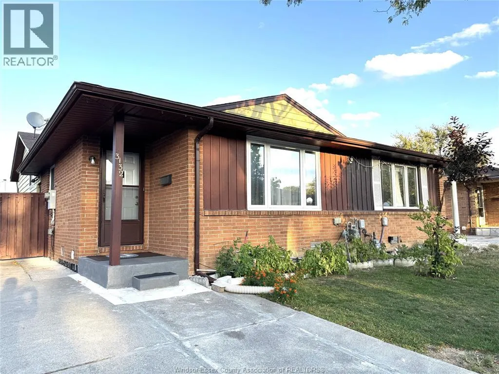 3132 ELMWOOD CRESCENT
