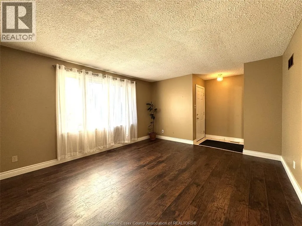 3132 ELMWOOD CRESCENT