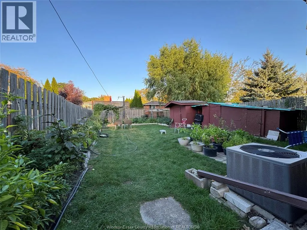 3132 ELMWOOD CRESCENT