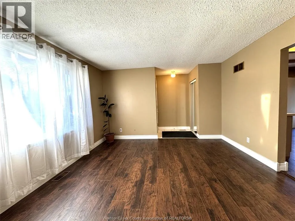 3132 ELMWOOD CRESCENT