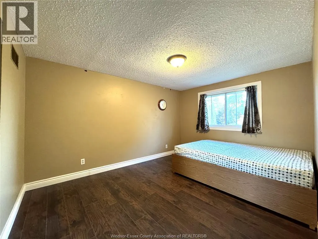 3132 ELMWOOD CRESCENT