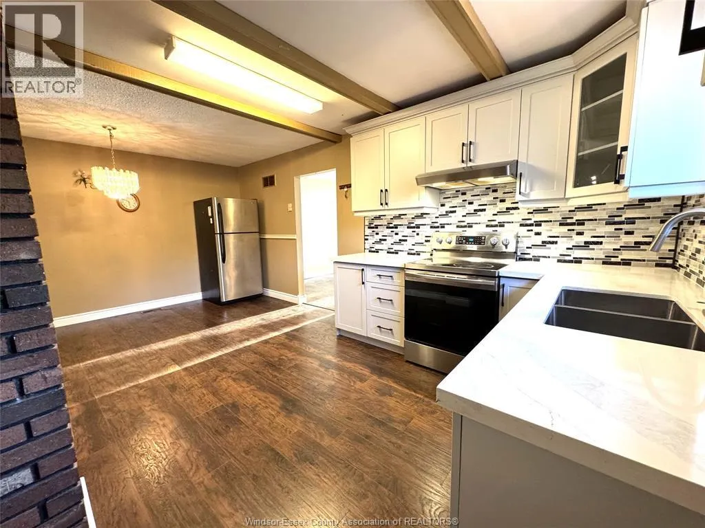3132 ELMWOOD CRESCENT