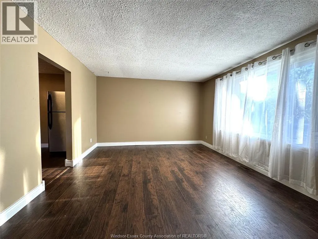 3132 ELMWOOD CRESCENT
