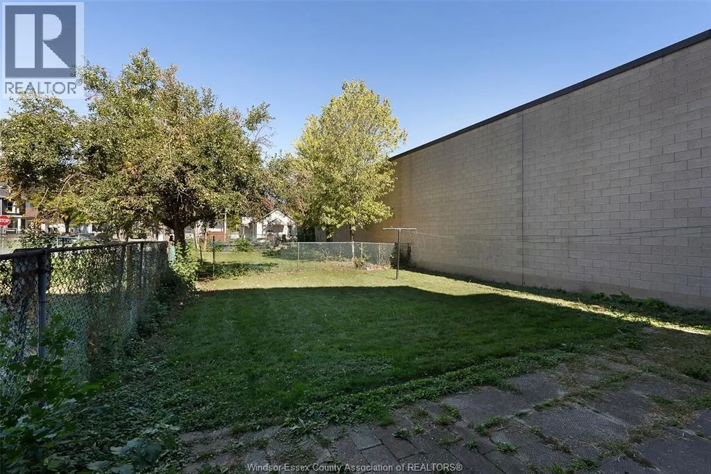 538 Louis AVENUE