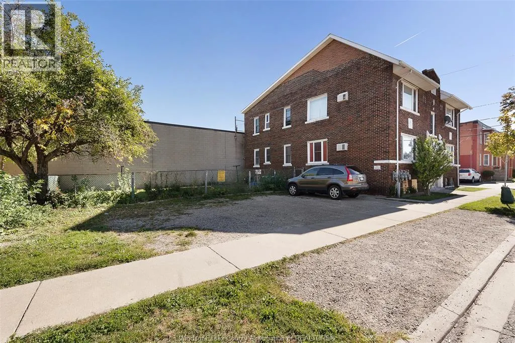 538 Louis AVENUE