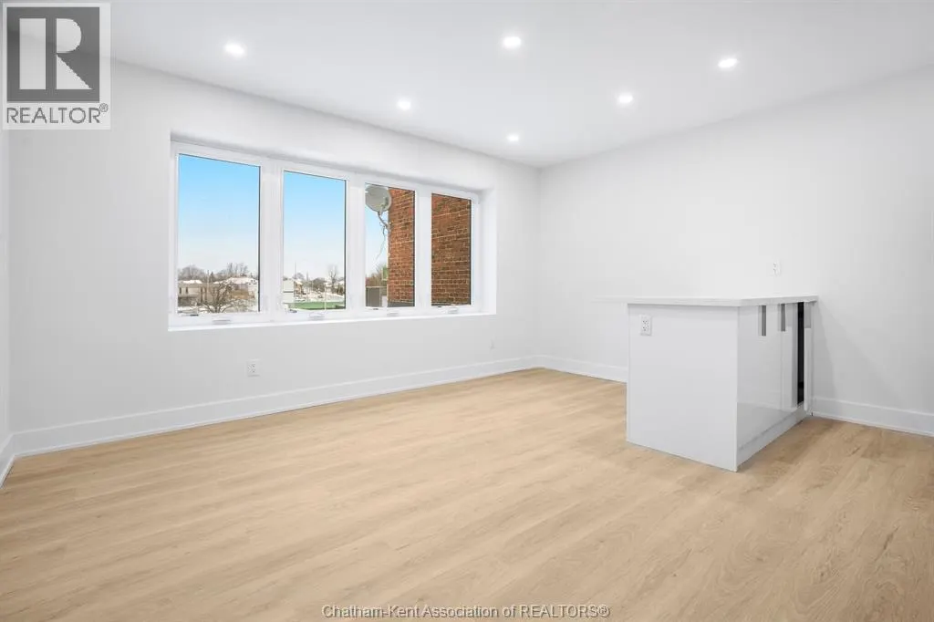 153 King STREET West Unit# 6