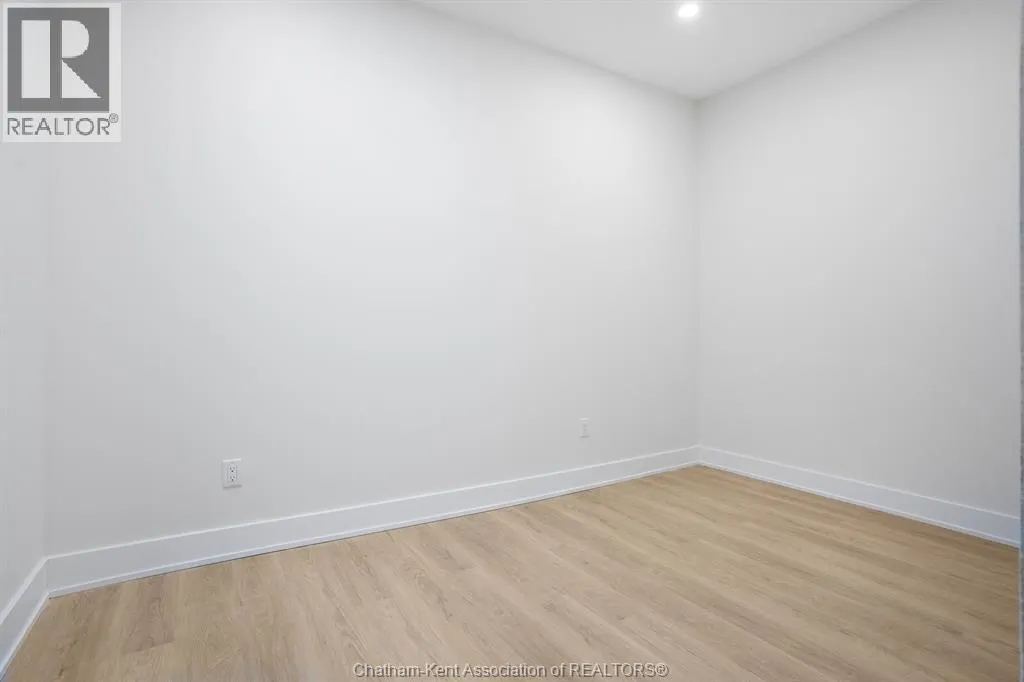 153 King STREET West Unit# 6