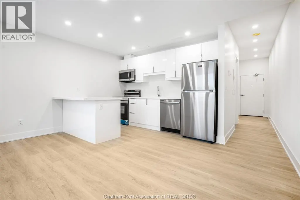 153 King STREET West Unit# 6
