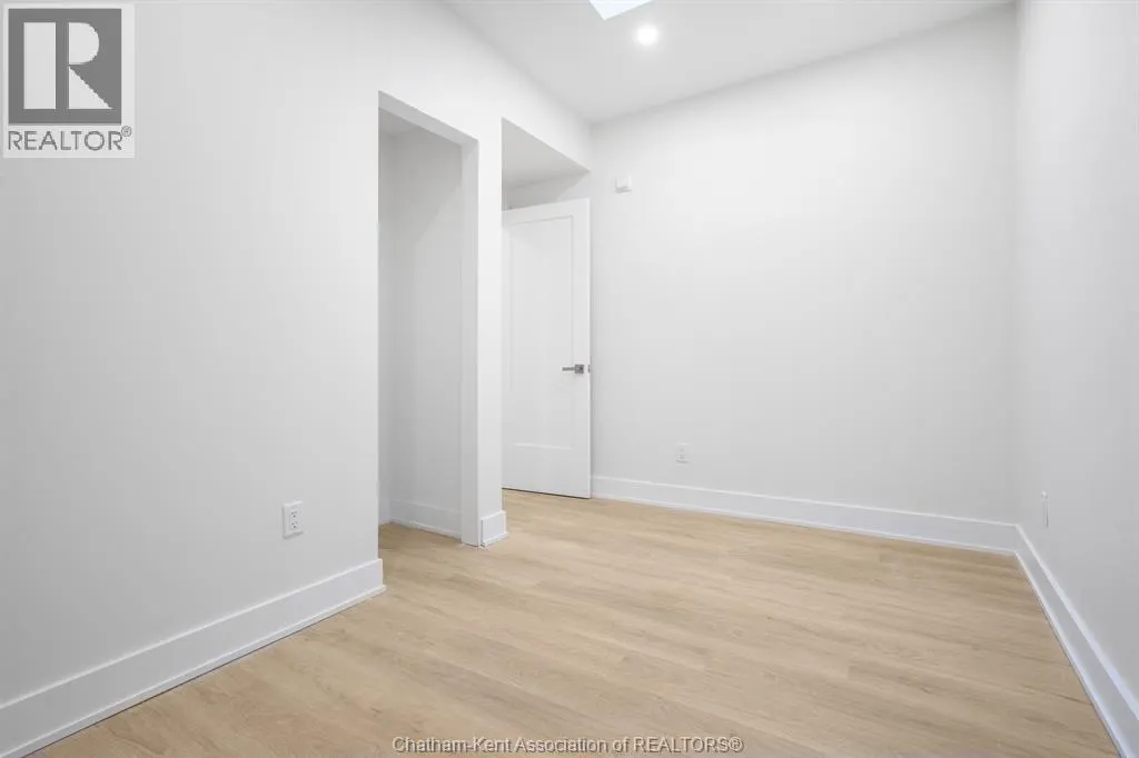 153 King STREET West Unit# 6